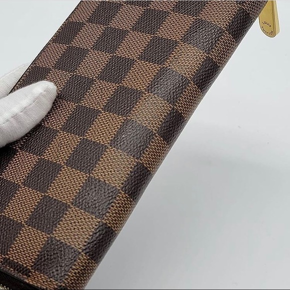 Authentic Louis Vuitton long zippy wallet - Picture 6 of 9